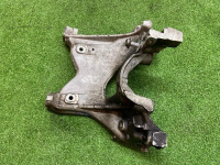 Audi / A5 / Кронштейн двигателя