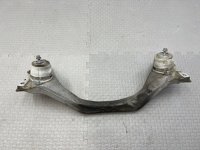 Volkswagen / Touareg / Кронштейн опоры двигателя