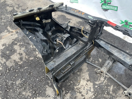 Mercedes-Benz / 300E / Телевизор (передняя панель)