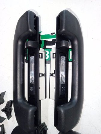 Mercedes-Benz / GLC 250d 4-matic / Ручки потолка