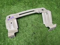 Audi / Q8 / Кронштейн крыла