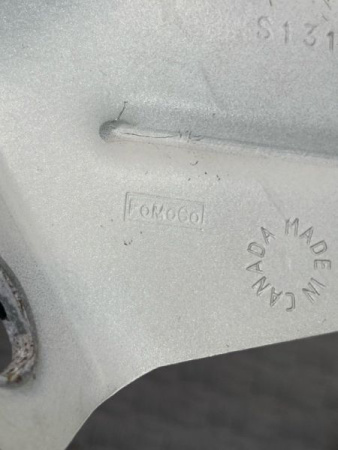 Ford / EXPLORER / Петля капота