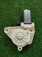 Audi / Q5 / Мотор стеклоподъемника