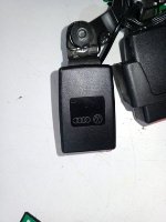 Audi / A6 / Замок ремня безопасности