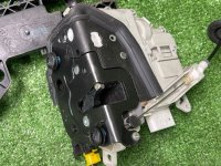 Audi / A6 / Замок двери комплект