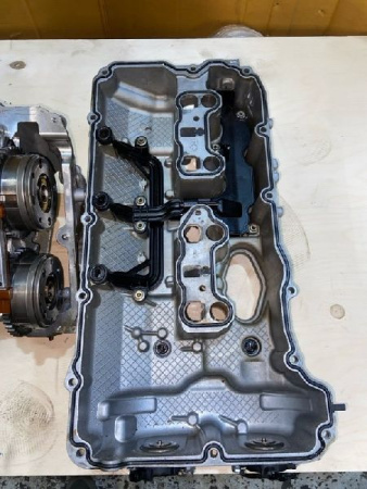 BMW / X5 / Головка блока цилиндров