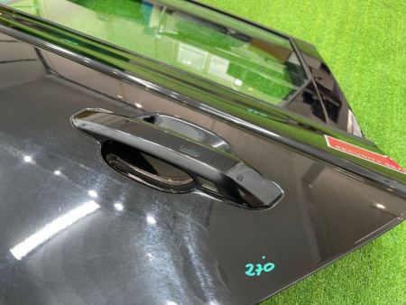 Audi / A4 / Дверь боковая