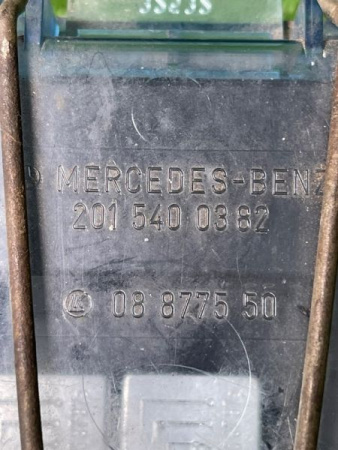 Mercedes-Benz / 190e / Блок предохранителей