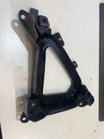 BMW / X3 / Кронштейн кузова