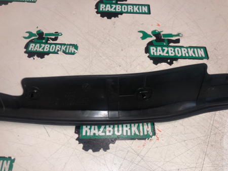 BMW / X1 / Уплотнитель двери