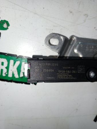 Mercedes-Benz / GLC 250d 4-matic / Усилитель антенны