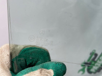 Mercedes-Benz / 190e / Стекло двери