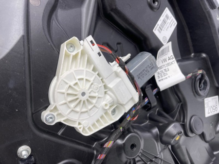 Volkswagen / Touareg / Стеклоподъемный механизм