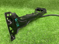 Audi / A4 / Кронштейн крыла