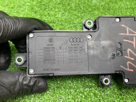 Audi / A4 / Блок управления сиденьем