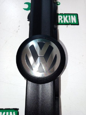 Volkswagen / Touareg / Накладка кабельного канала