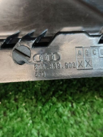 Audi / Q5 / Молдинг двери