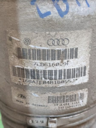 Audi / Q7 / Пневмостойка