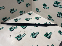 Audi / Q5 / Молдинг стекла двери