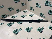 Audi / Q5 / Молдинг стекла двери