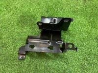 BMW / X5 / Кронштейн