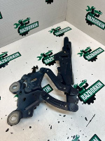 BMW / X1 / Петля капота