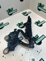 BMW / X1 / Петля капота