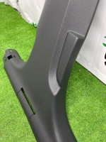 Audi / A6 / Накладка стойки