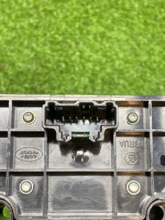 Land Rover / Range Rover / Кнопка ручника
