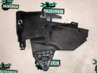 Volvo / S60 / Кронштейн замка двери