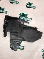 Volvo / S60 / Кронштейн замка двери