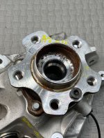 BMW / 3-Series / Кулак поворотный