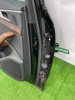 Audi / A4 / Дверь боковая