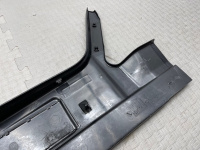 Mercedes-Benz / 300E / Обшивка багажника