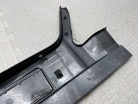 Mercedes-Benz / 300E / Обшивка багажника