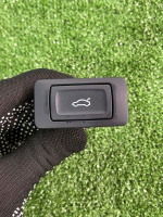 Audi / Q7 / Кнопка крышки багажника