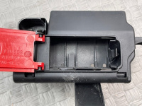 Audi / A4 / Клемник