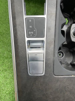 Audi / A7 / Накладка центральной консоли