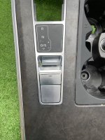 Audi / A7 / Накладка центральной консоли