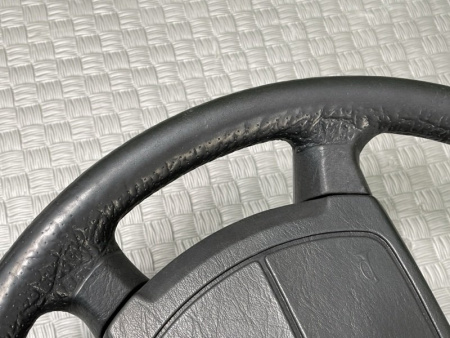 Mercedes-Benz / E-Class / Руль