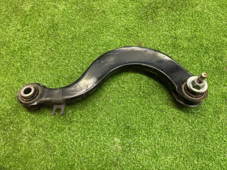 Volkswagen / Golf / Рычаг подвески