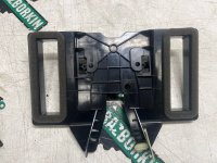 BMW / 7-Series / Кронштейн воздуховода