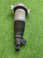 Audi / Q7 / Пневмостойка