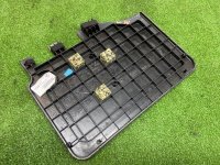 Audi / Q8 / Крышка аккумулятора