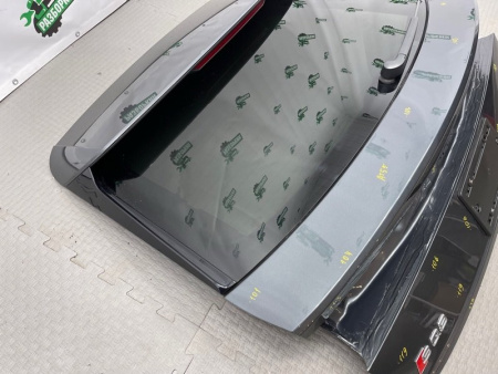 Audi / SQ8 / Крышка багажника