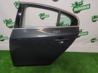 Volvo / S60 / Дверь боковая