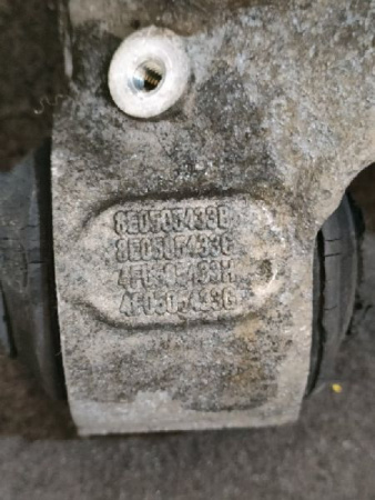 Audi / A6 / Кулак поворотный
