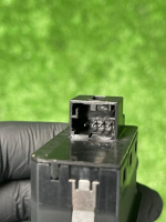 Audi / A7 / Кнопка крышки багажника