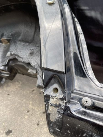 Mercedes-Benz / E-Class / Боковина ( крыло )