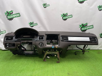 Volkswagen / Touareg / Торпедо